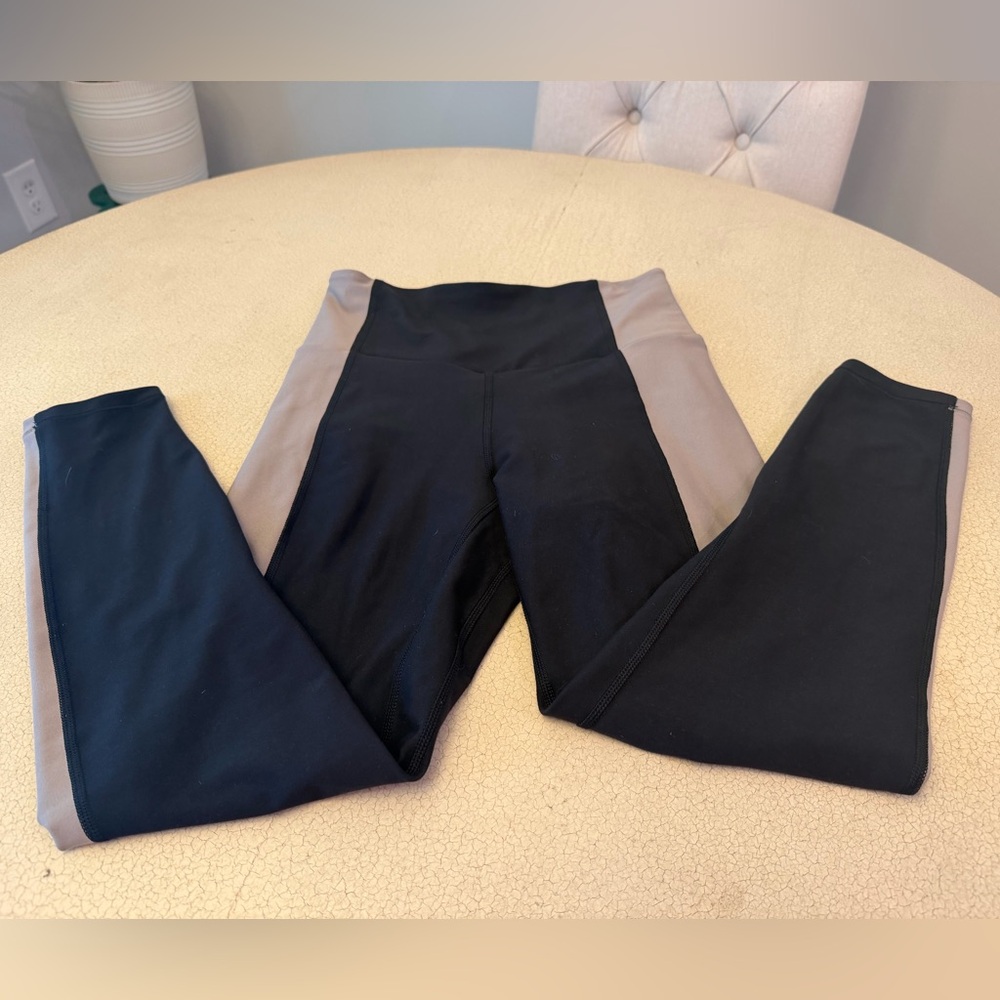 Abercrombie & Fitch YPB Sculptlux Leggings Black Colorblock - Size Small Short
